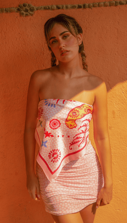 Mascada Estampada Rosa Jaguares, Colección Pacifico de Bari Swimwear - Bari, los mejores trajes de baño y Bikinis. Diseño y tecnología juntos.