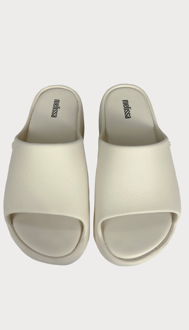 Sandalias Melissa Beige con Plataforma - Bari, los mejores trajes de baño y Bikinis. Diseño y tecnología juntos.