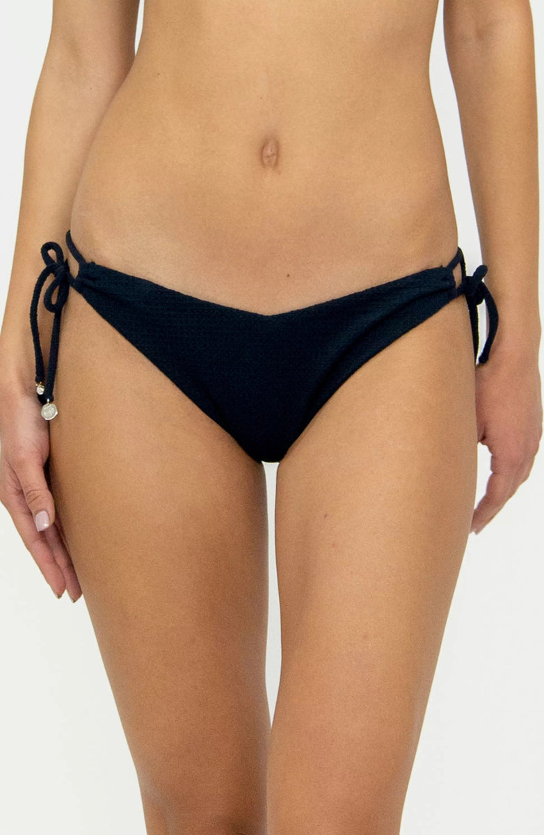 Panty Normal Bikini Negro Amarres Bailando Entre Palmas
